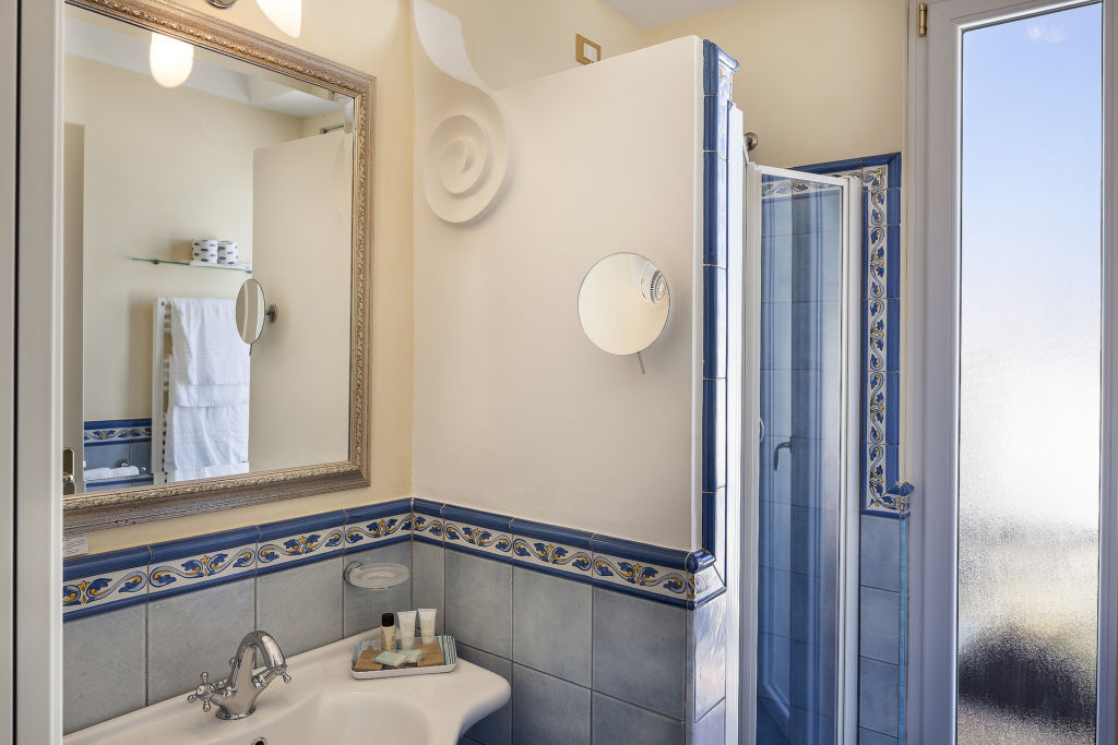 Bagno con doccia